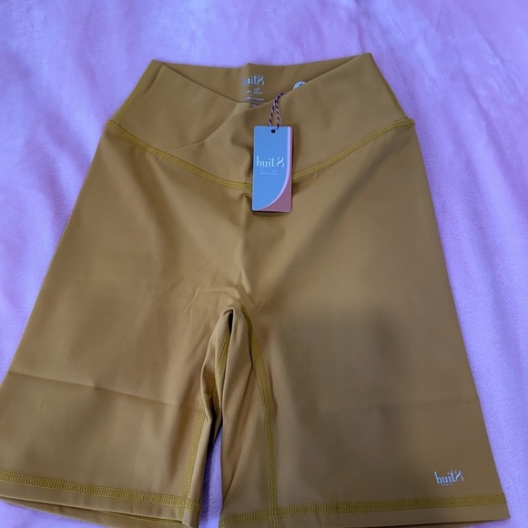 HUIT8 Paris BIEN-ETRE V-CUT SHORTS Sz S
$69.00 $30
Mustard - Picture 10 of 16